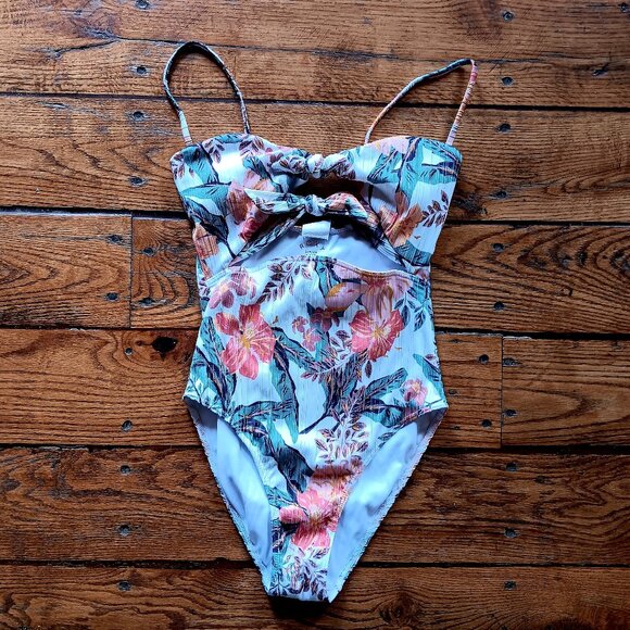 Roxy Other - ROXY SWIMSUIT FLORAL PATTERN SMALL GREAT CONDITION!